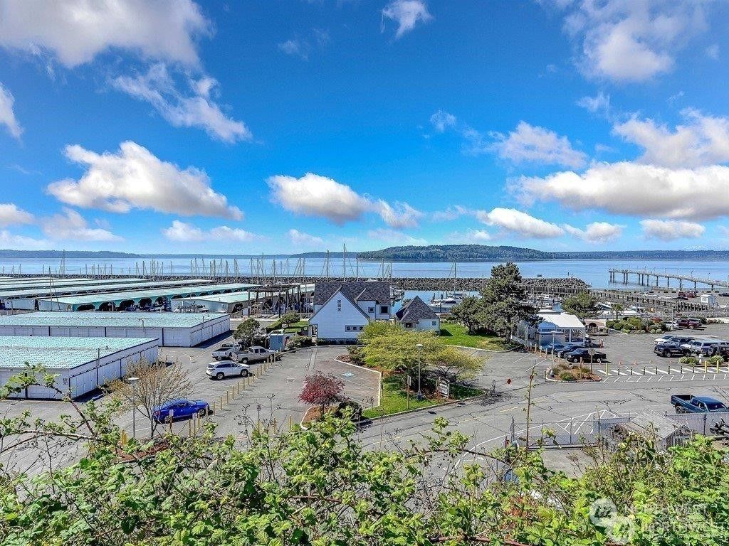 Photo of 528 S 223rd Street #111, Des Moines, WA 98198 (MLS # 2308584)