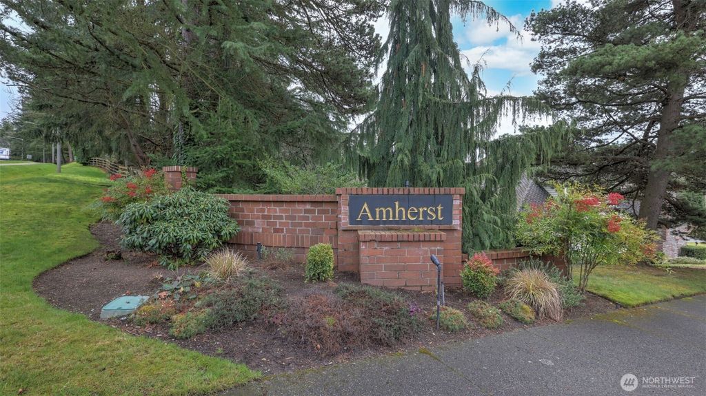 Photo of 6210 139th Place SE, Bellevue, WA 98006 (MLS # 2331784)