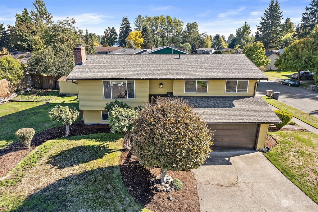 Photo of 2803 SE 16th Street, Renton, WA 98058 (MLS # 2163104)