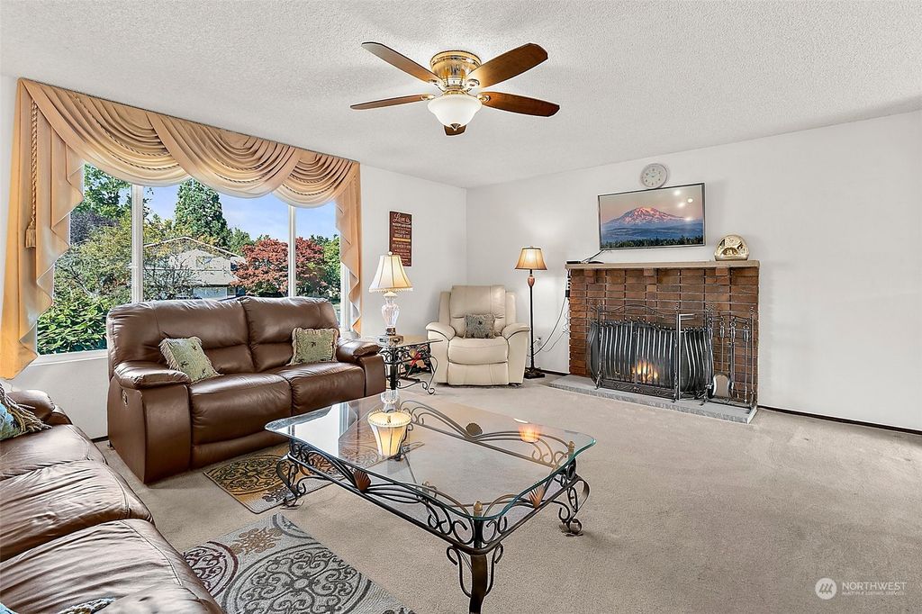 Photo of 2803 SE 16th Street, Renton, WA 98058 (MLS # 2163104)