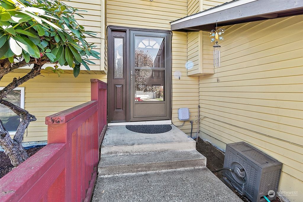 Photo of 2803 SE 16th Street, Renton, WA 98058 (MLS # 2163104)