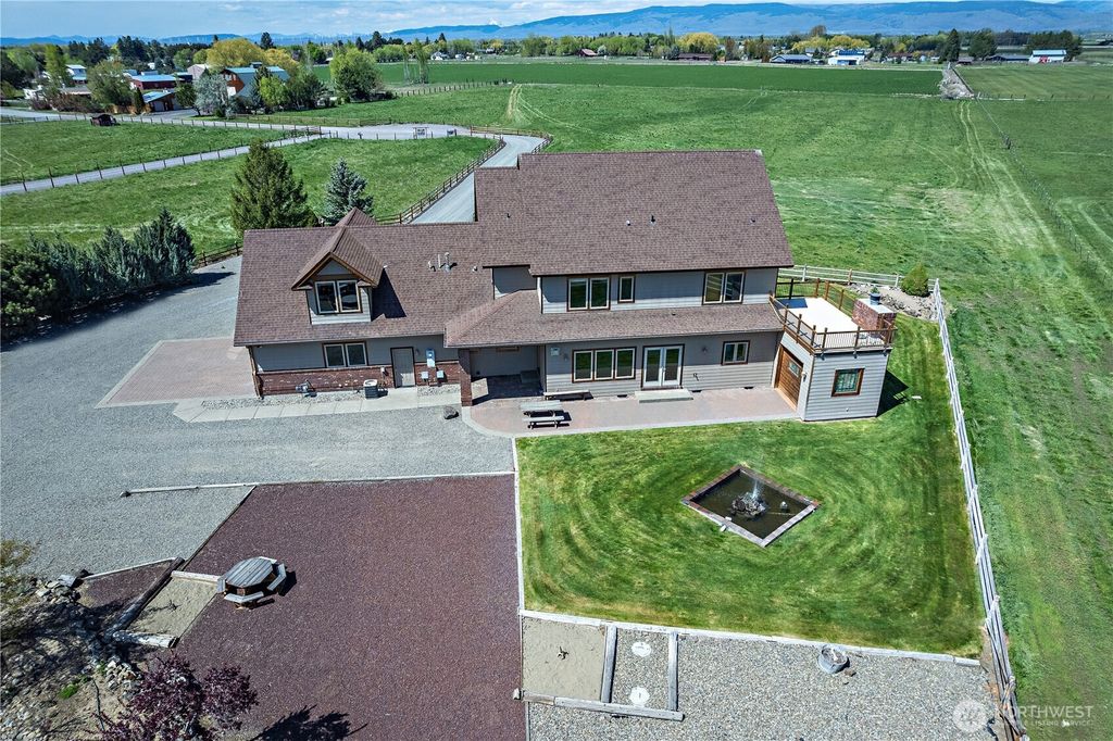 Photo of 310 Mission View Drive, Elk Heights, WA 98926 (MLS # 2518063)