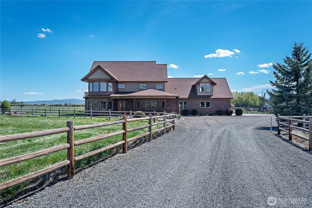 Photo of 310 Mission View Drive, Elk Heights, WA 98926 (MLS # 2518063)