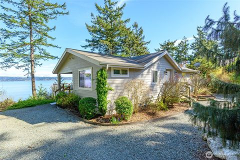 Photo of 215 S Harrington Lagoon Road, Coupeville, WA 98239 (MLS # 2500021)