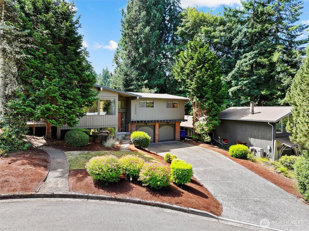 Photo of 14905 SE 46th Place, Bellevue, WA 98006 (MLS # 2406673)