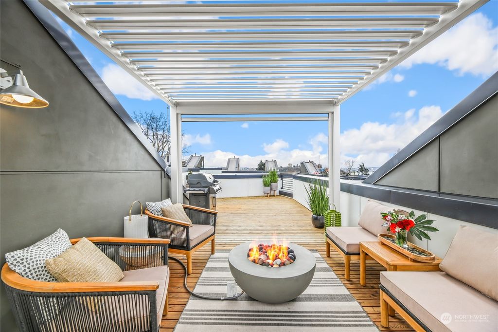 Photo of 212 16th Avenue #C, Seattle, WA 98122 (MLS # 2206372)