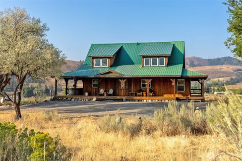 Photo of 13 Serviceberry Road Rd, Winthrop, WA 98862 (MLS # 2433436)