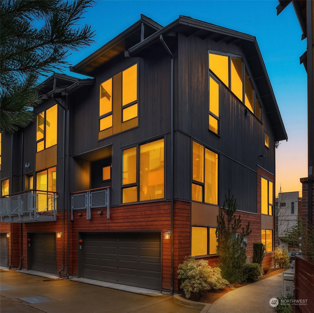 Photo of 6529 A 34th Avenue NE, Seattle, WA 98115 (MLS # 2053762)