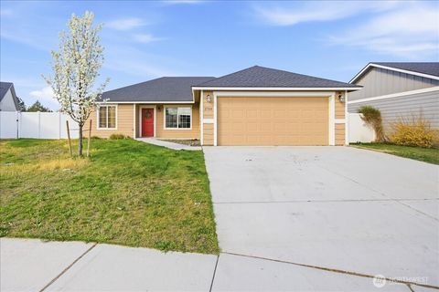 Photo of 3709 Morehouse Place, Pasco, WA 99301 (MLS # 2497453)