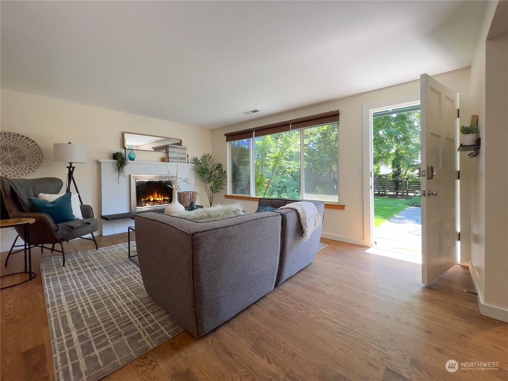 Photo of 3630 NE 123rd Street, Seattle, WA 98125 (MLS # 2263888)