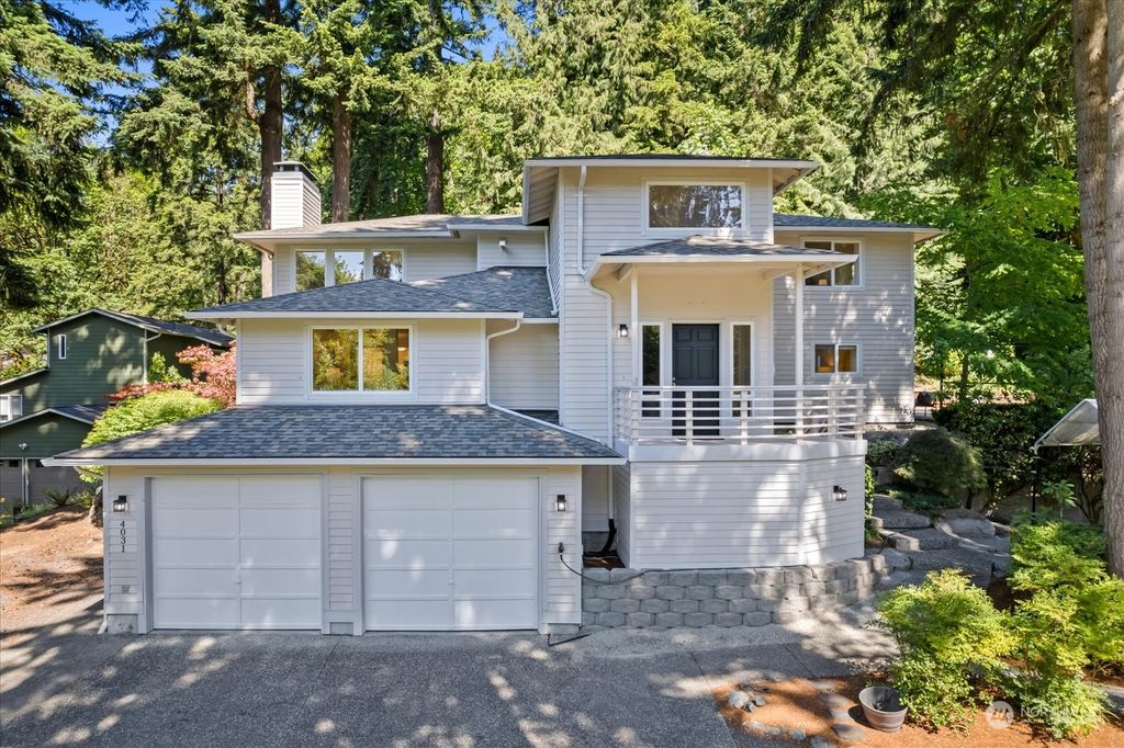 Photo of 4031 NE 197th Street, Lake Forest Park, WA 98155 (MLS # 2126902)