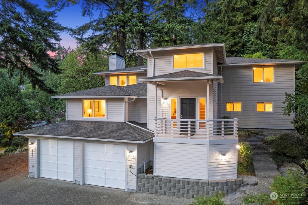 Photo of 4031 NE 197th Street, Lake Forest Park, WA 98155 (MLS # 2126902)