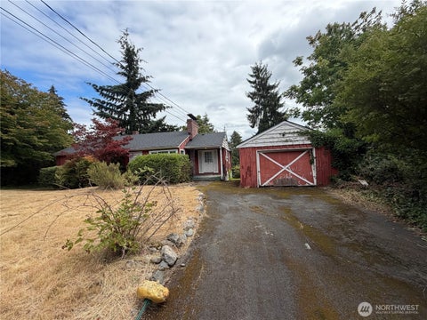 Photo of 11334 Corliss Avenue N, Seattle, WA 98133 (MLS # 2571897)