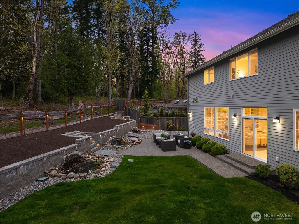 Photo of 26610 SE 9th Way, Sammamish, WA 98075 (MLS # 2510207)