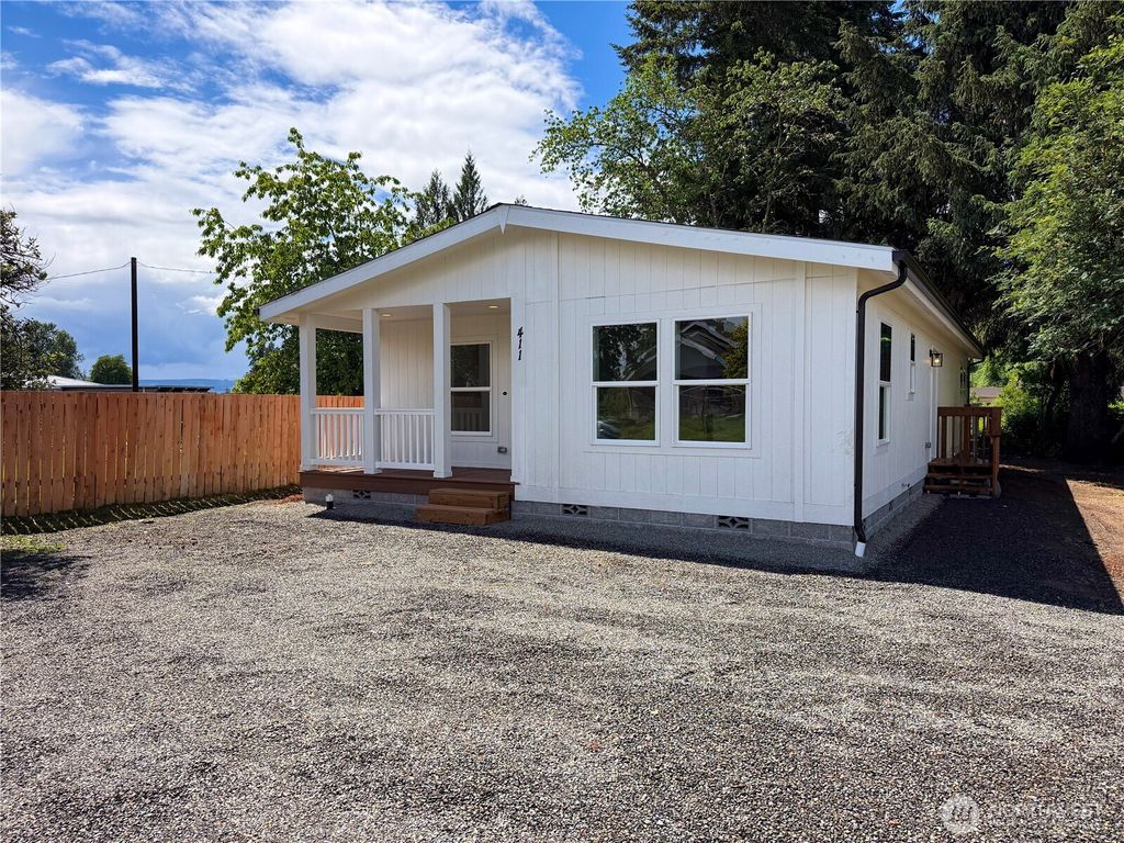 Photo of 411 N 5th Street, Toledo, WA 98591 (MLS # 2530003)