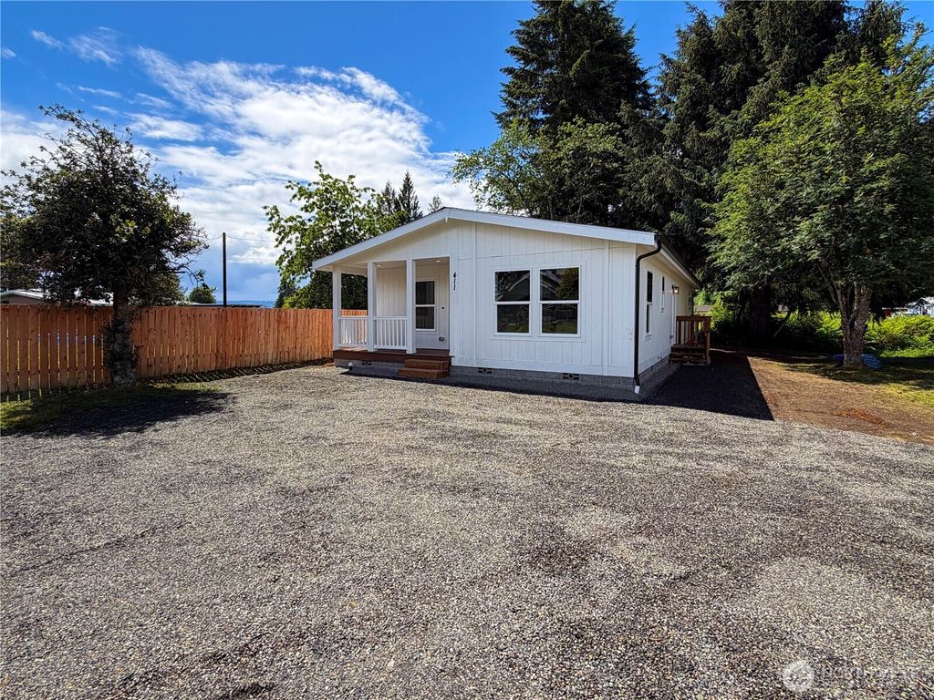 Photo of 411 N 5th Street, Toledo, WA 98591 (MLS # 2530003)