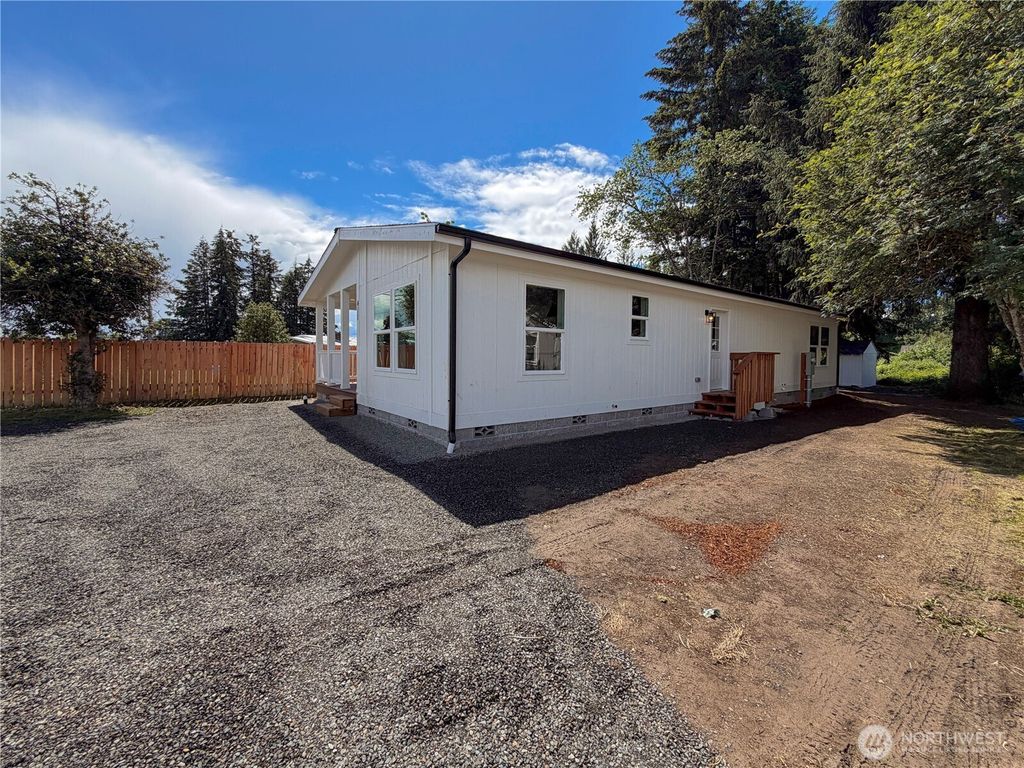 Photo of 411 N 5th Street, Toledo, WA 98591 (MLS # 2530003)