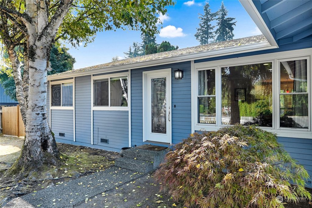 Photo of 12903 87th Avenue NE, Kirkland, WA 98034 (MLS # 2034603)