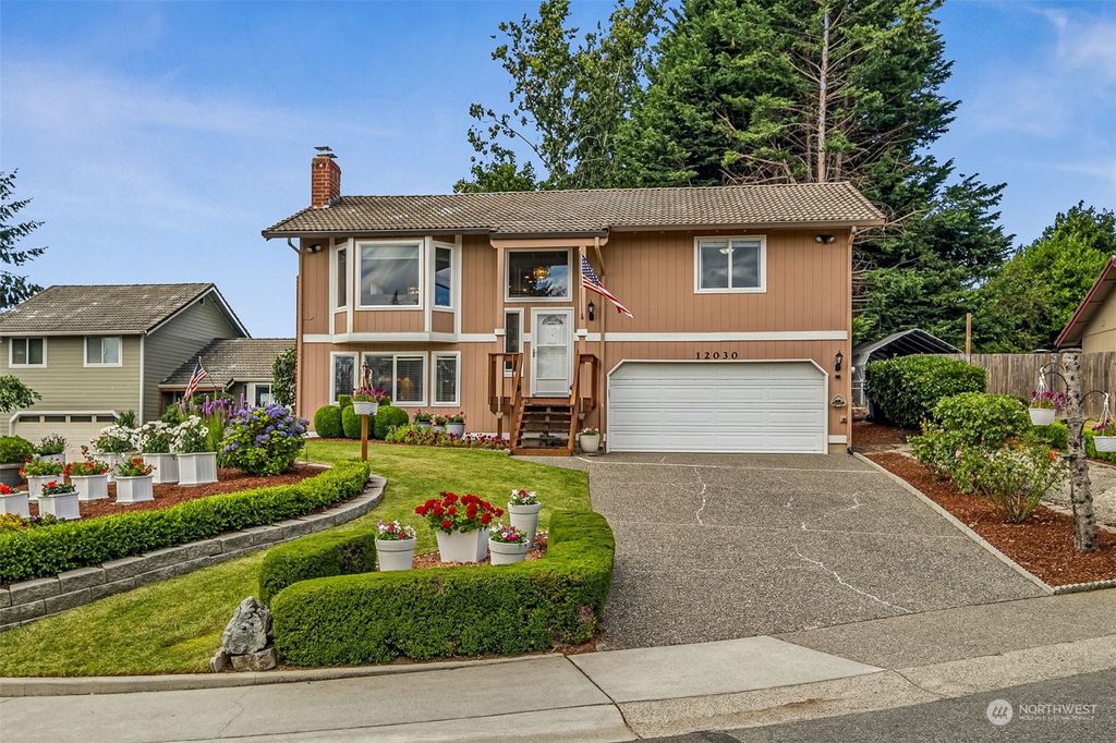 Photo of 12030 SE 250th Place, Kent, WA 98030 (MLS # 2268782)