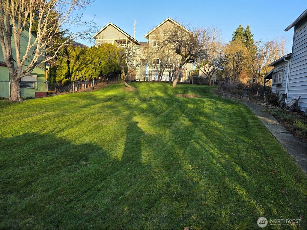 Photo of 1321 23rd Street, Bellingham, WA 98225 (MLS # 2494841)