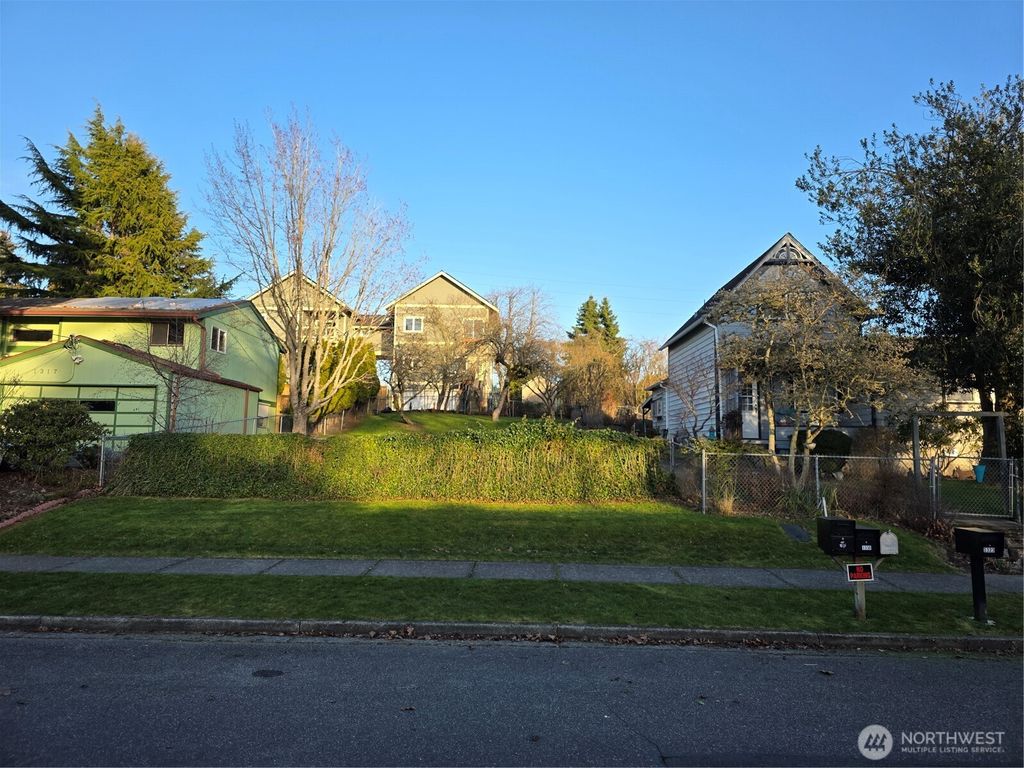 Photo of 1321 23rd Street, Bellingham, WA 98225 (MLS # 2494841)