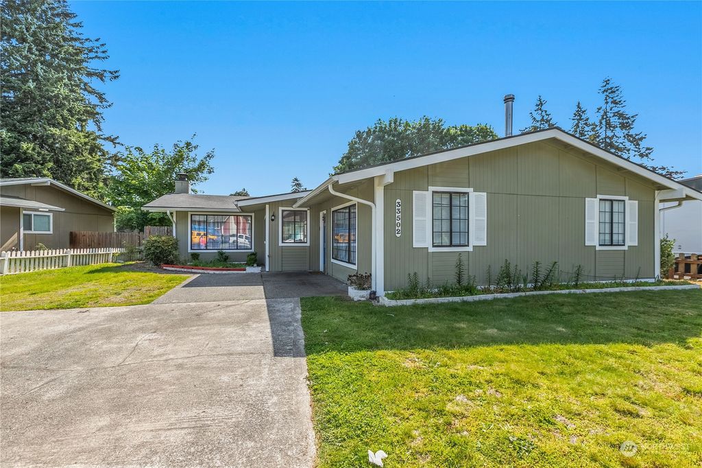 Photo of 33502 37th Avenue SW, Federal Way, WA 98023 (MLS # 2241566)