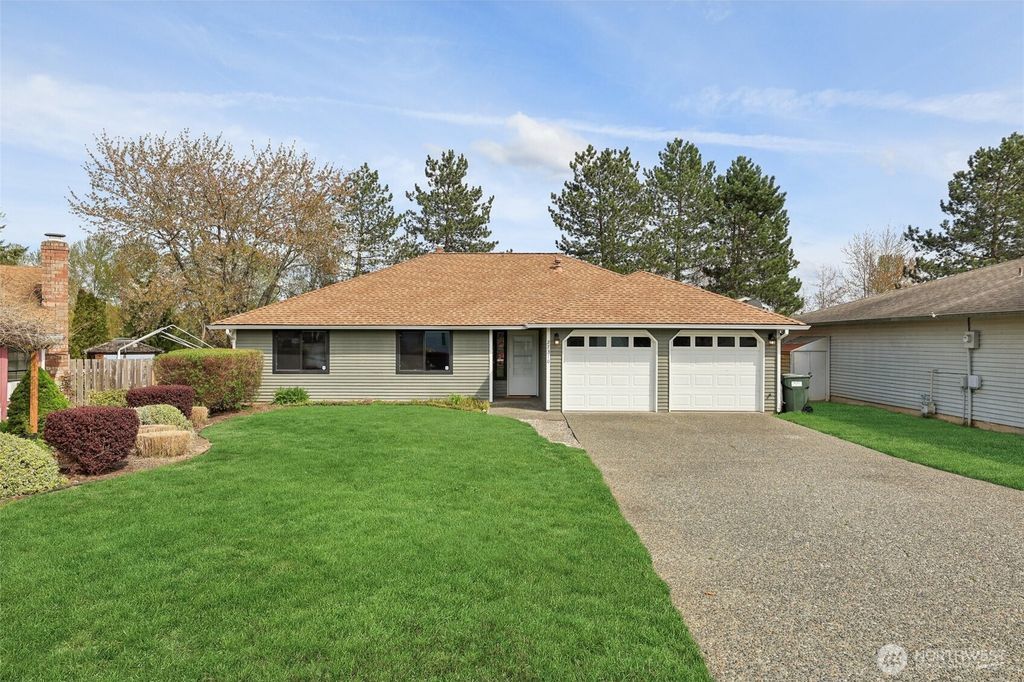 Photo of 27310 126th Place SE, Kent, WA 98030 (MLS # 2508301)