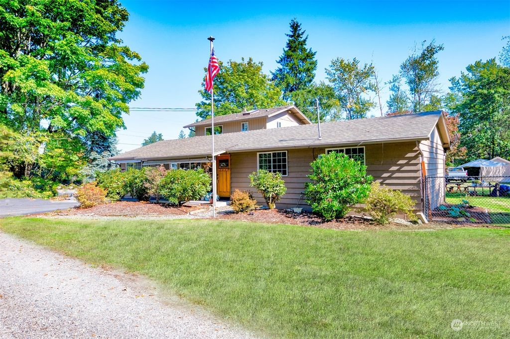 Photo of 36004 50th Avenue S, Auburn, WA 98001 (MLS # 2177347)