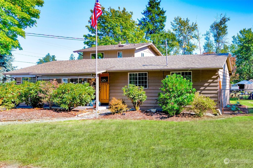 Photo of 36004 50th Avenue S, Auburn, WA 98001 (MLS # 2177347)