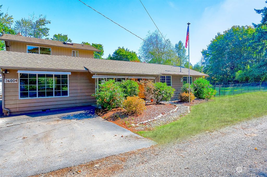 Photo of 36004 50th Avenue S, Auburn, WA 98001 (MLS # 2177347)