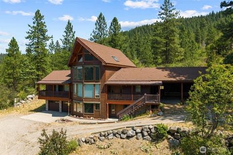 Photo of 219 Dempsey Road, Leavenworth, WA 98826 (MLS # 2496807)