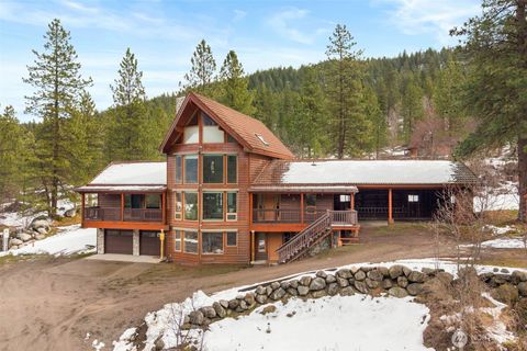 Photo of 219 Dempsey Road, Leavenworth, WA 98826 (MLS # 2496807)