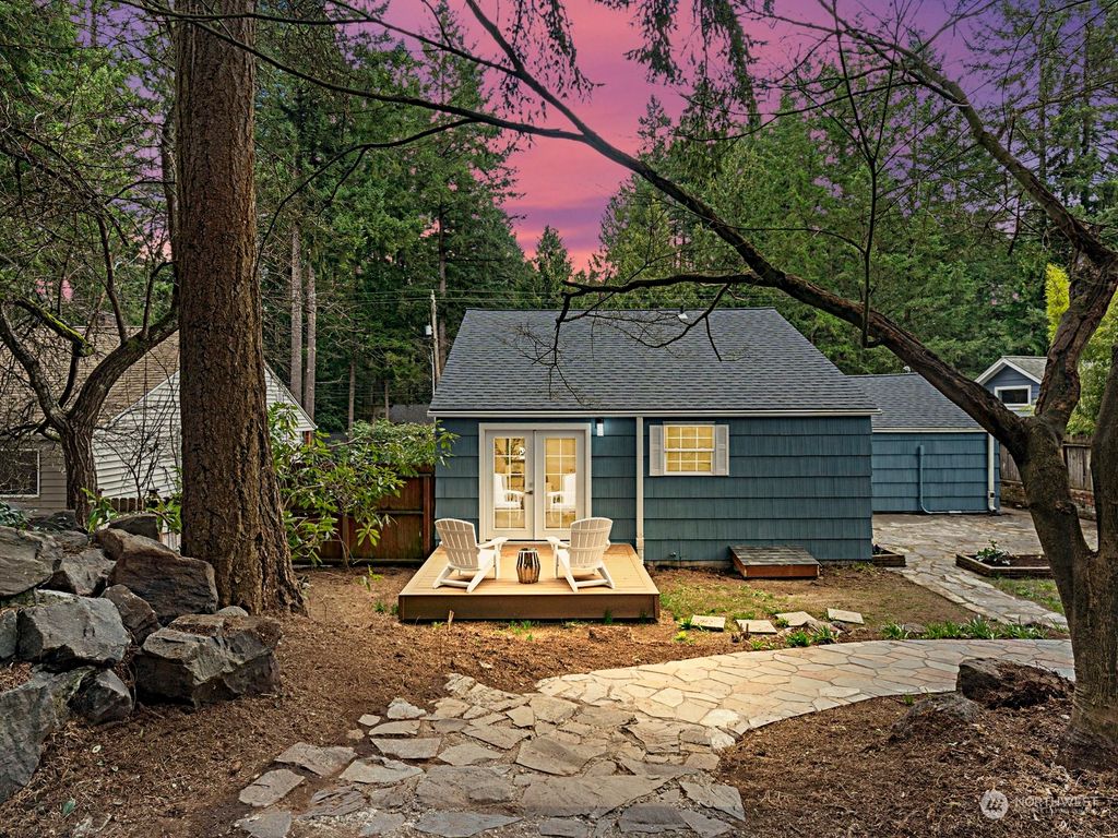 Photo of 18509 30th Avenue NE, Lake Forest Park, WA 98155 (MLS # 2201340)