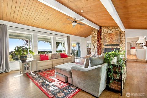 1970 State Route 105 Aberdeen WA 98520