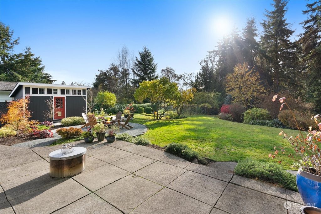 Photo of 1537 NW 186th Street, Shoreline, WA 98177 (MLS # 2307731)