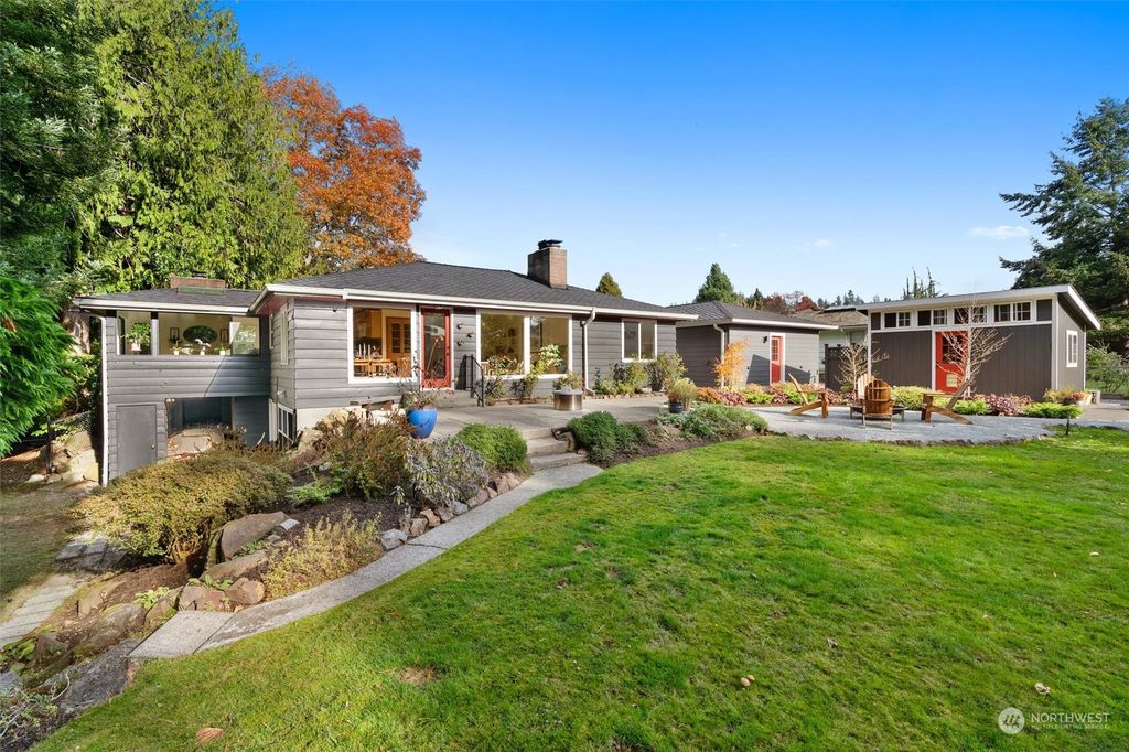 Photo of 1537 NW 186th Street, Shoreline, WA 98177 (MLS # 2307731)
