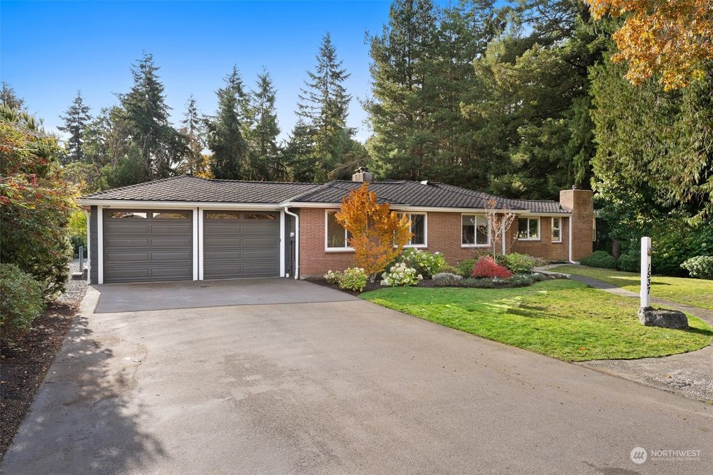 Photo of 1537 NW 186th Street, Shoreline, WA 98177 (MLS # 2307731)