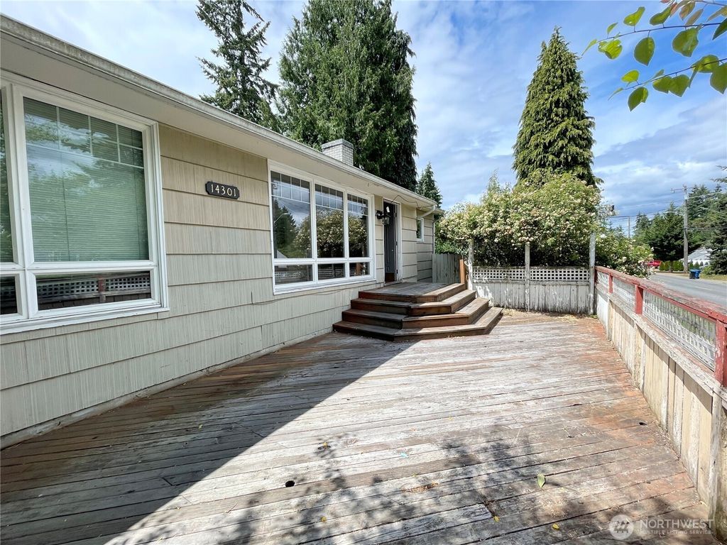Photo of 14301 Meridian Avenue N, Seattle, WA 98133 (MLS # 2554607)