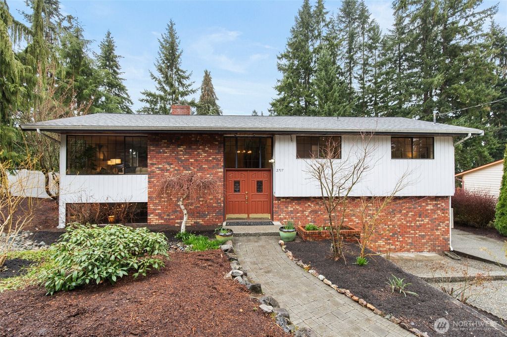 Photo of 2717 90th Street SE, Everett, WA 98208 (MLS # 2490651)