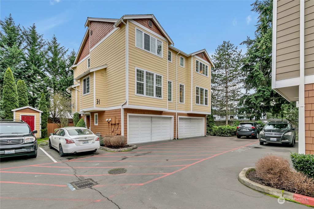 Photo of 11023 SE 240th Street #H2, Kent, WA 98031 (MLS # 2325618)