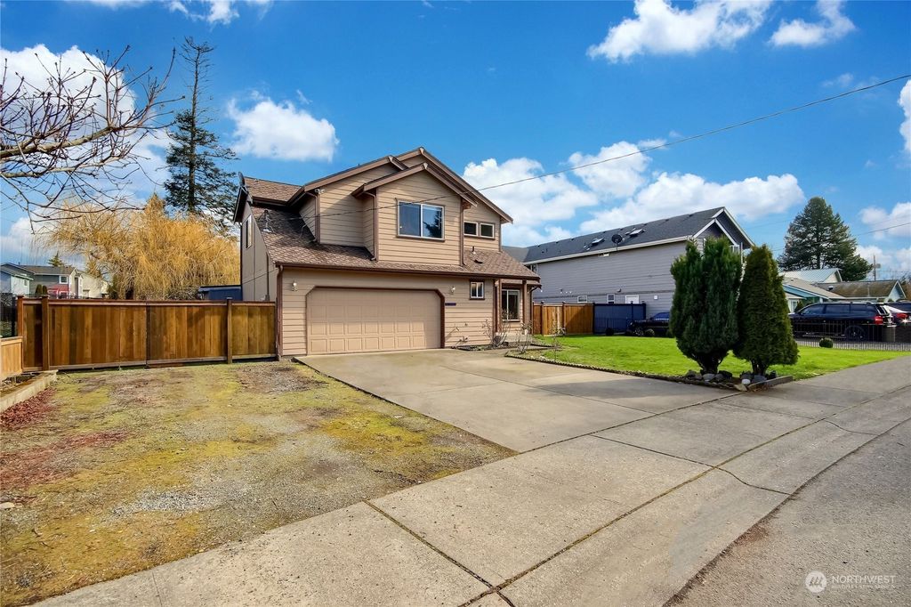 Photo of 27802 13th Avenue S, Des Moines, WA 98198 (MLS # 2041852)