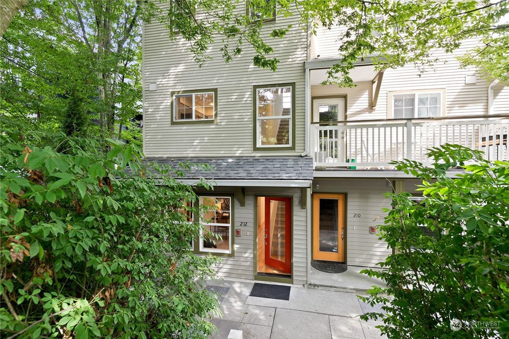 Photo of 212 24th Avenue E, Seattle, WA 98112 (MLS # 2329395)