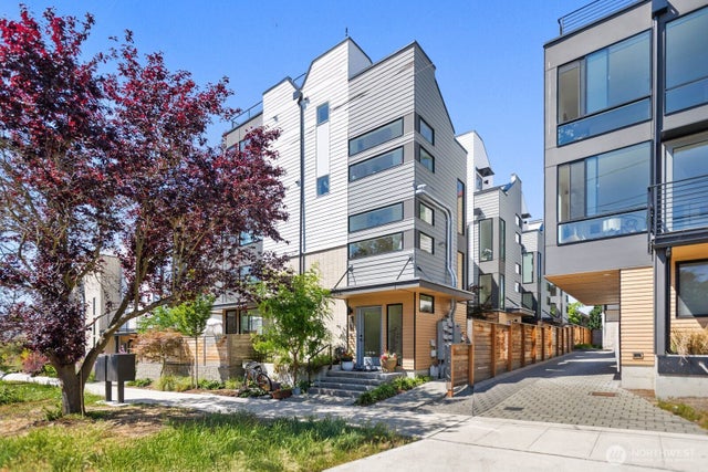 916 NW 56th Street G #G, Seattle