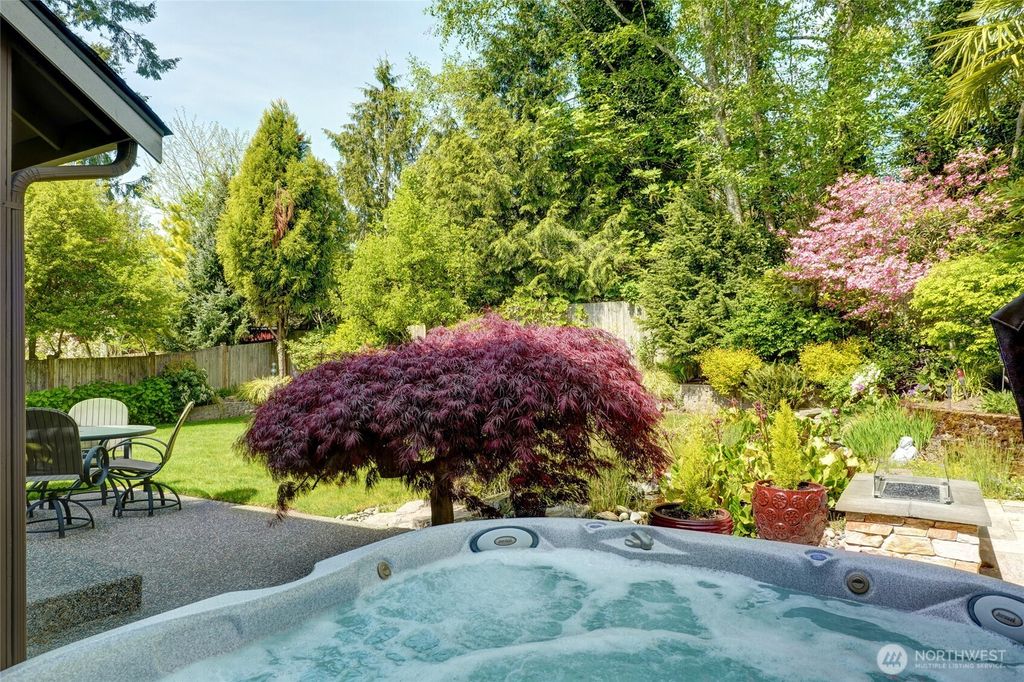 Photo of 12628 NE 102nd Place, Kirkland, WA 98033 (MLS # 2342692)