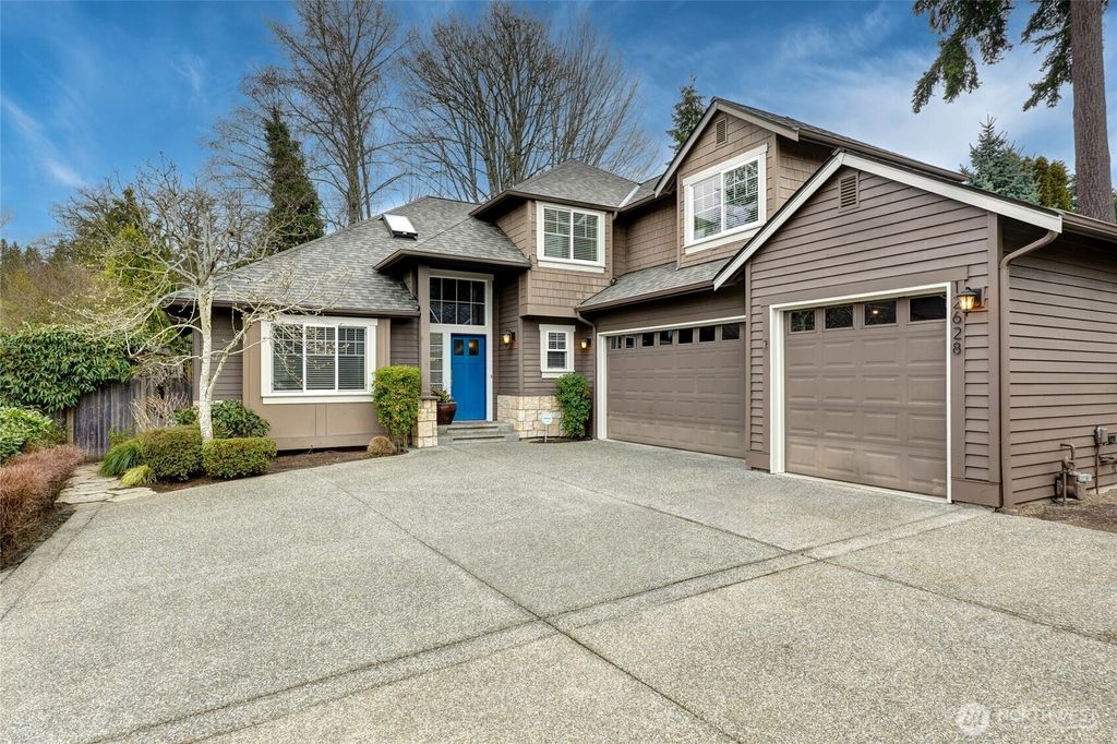 Photo of 12628 NE 102nd Place, Kirkland, WA 98033 (MLS # 2342692)