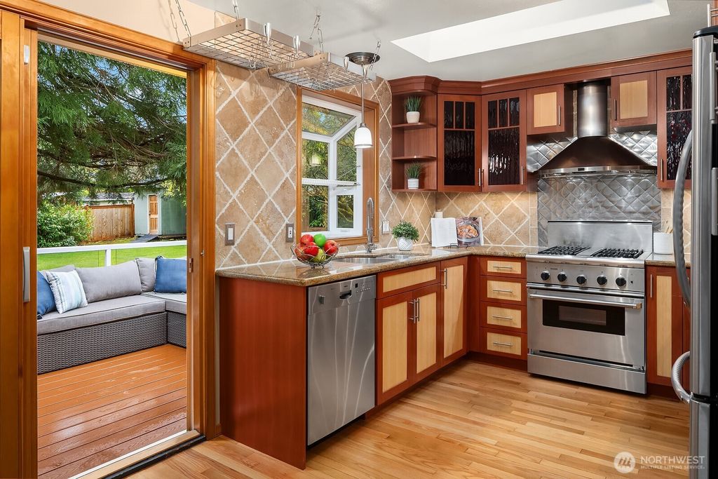 Photo of 12322 NE 134th Street, Kirkland, WA 98034 (MLS # 2515267)