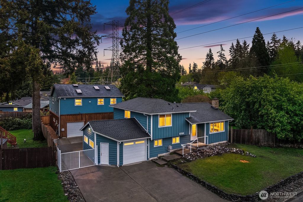 Photo of 12322 NE 134th Street, Kirkland, WA 98034 (MLS # 2515267)