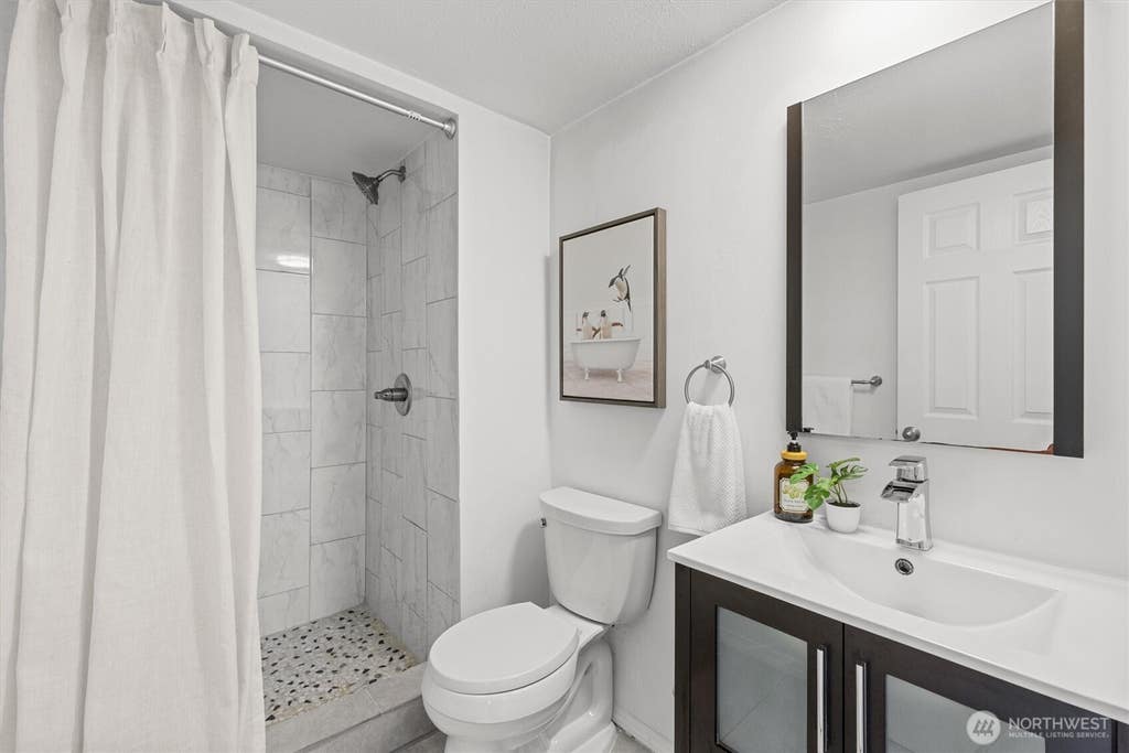 Photo of 13912 127th Place NE, Kirkland, WA 98034 (MLS # 2561573)