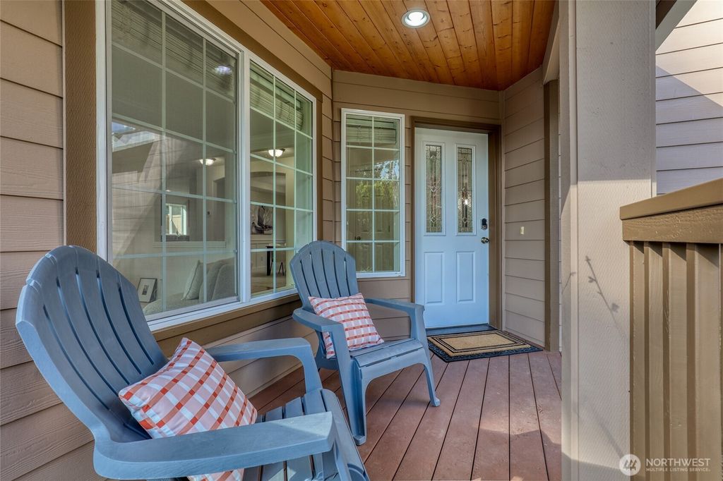 Photo of 725 N 198th Street, Shoreline, WA 98133 (MLS # 2497295)