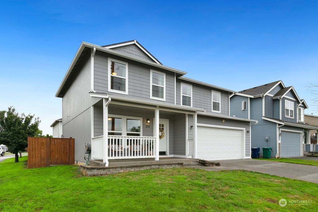 Photo of 213 Butte Avenue, Pacific, WA 98047 (MLS # 2289415)